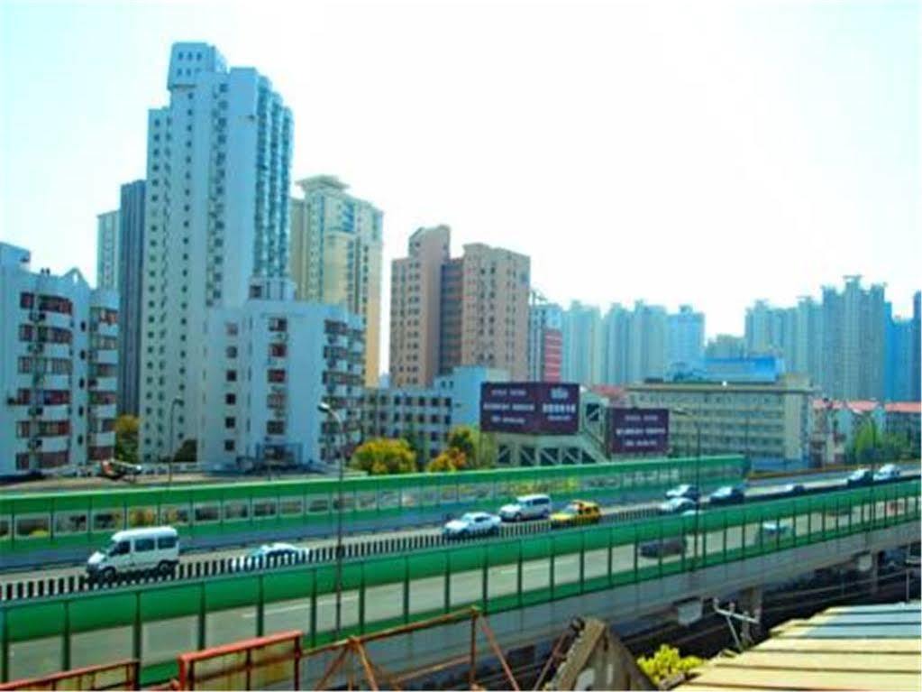 7 Days Inn Shanghai Xujiahui Caobao Road Subway Station Branch Xuhui Esterno foto