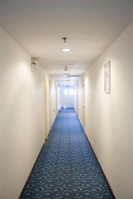 7 Days Inn Shanghai Xujiahui Caobao Road Subway Station Branch Xuhui Esterno foto